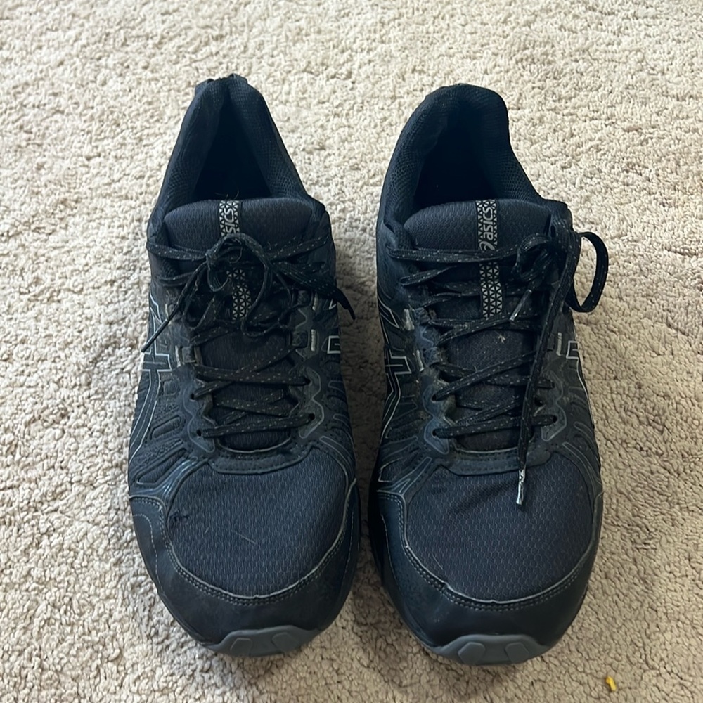 ASICS runnings shoes